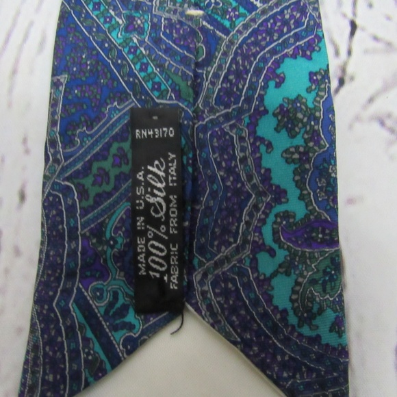 Geoffrey Beene blue & green paisley silk tie - Picture 4 of 5
